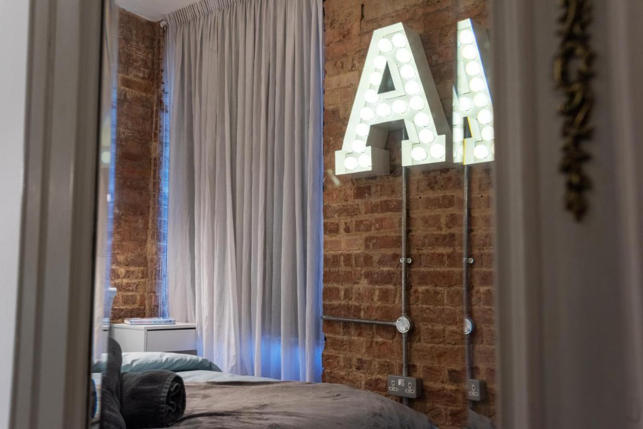 לונדון Amazingly Luxurious Loft Apartment, Soho - 3 Bedrooms, 2 Bath & Office מראה חיצוני תמונה