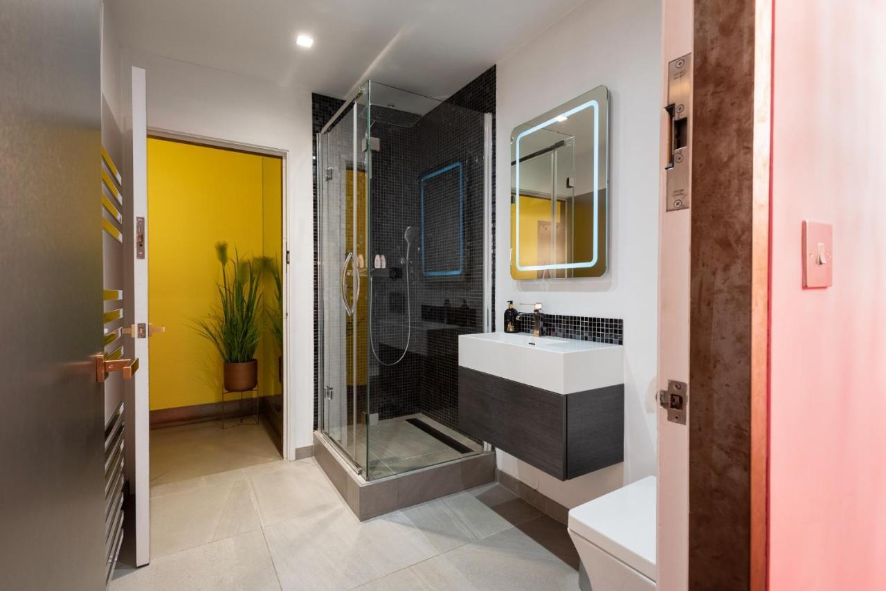 לונדון Amazingly Luxurious Loft Apartment, Soho - 3 Bedrooms, 2 Bath & Office מראה חיצוני תמונה