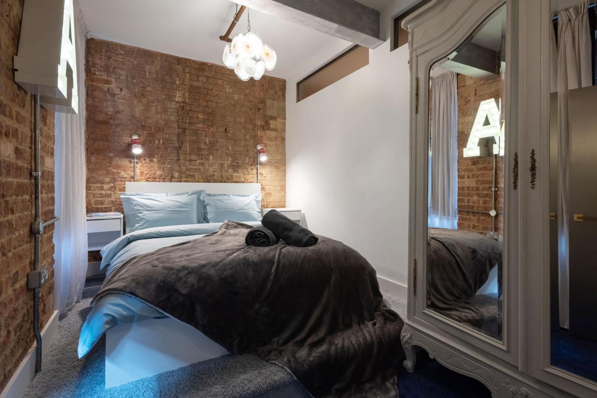 לונדון Amazingly Luxurious Loft Apartment, Soho - 3 Bedrooms, 2 Bath & Office מראה חיצוני תמונה