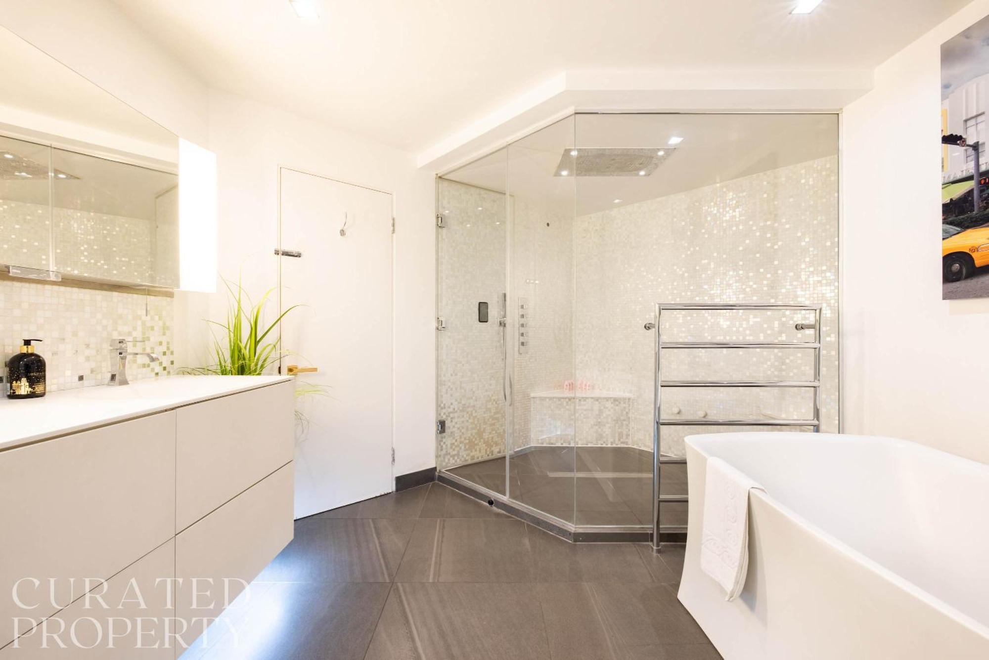 לונדון Amazingly Luxurious Loft Apartment, Soho - 3 Bedrooms, 2 Bath & Office מראה חיצוני תמונה