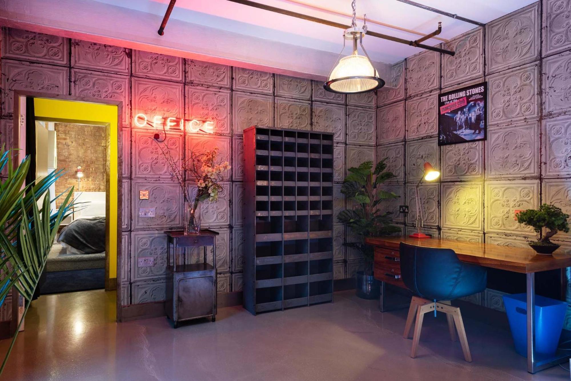 לונדון Amazingly Luxurious Loft Apartment, Soho - 3 Bedrooms, 2 Bath & Office מראה חיצוני תמונה
