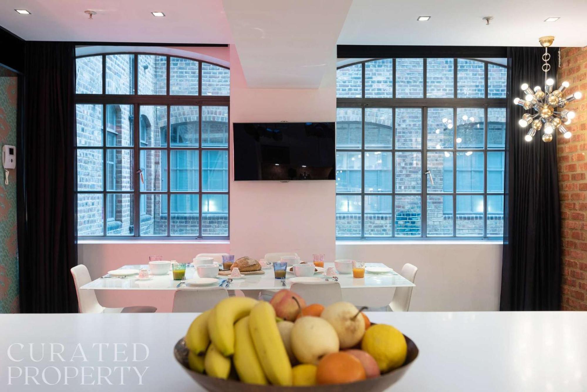 לונדון Amazingly Luxurious Loft Apartment, Soho - 3 Bedrooms, 2 Bath & Office מראה חיצוני תמונה