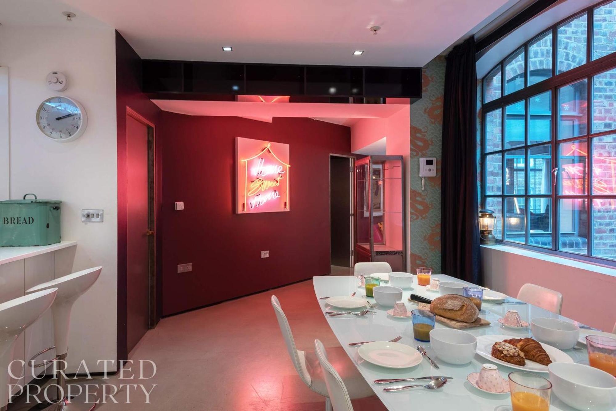 לונדון Amazingly Luxurious Loft Apartment, Soho - 3 Bedrooms, 2 Bath & Office מראה חיצוני תמונה