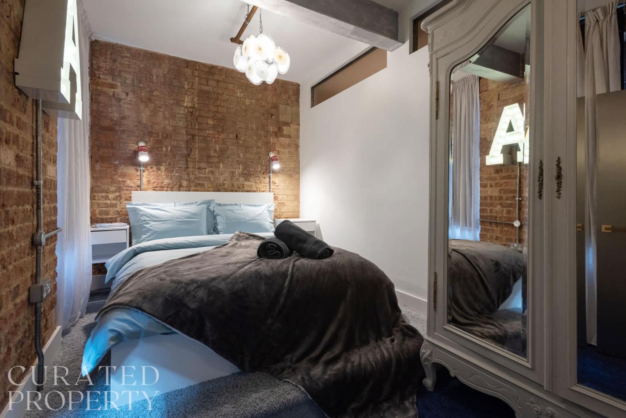לונדון Amazingly Luxurious Loft Apartment, Soho - 3 Bedrooms, 2 Bath & Office מראה חיצוני תמונה